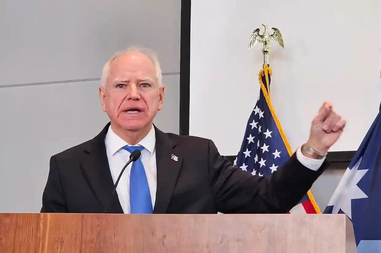 Gov. Walz denounces Trump for calling Minnesota’s Somali community ‘garbage’